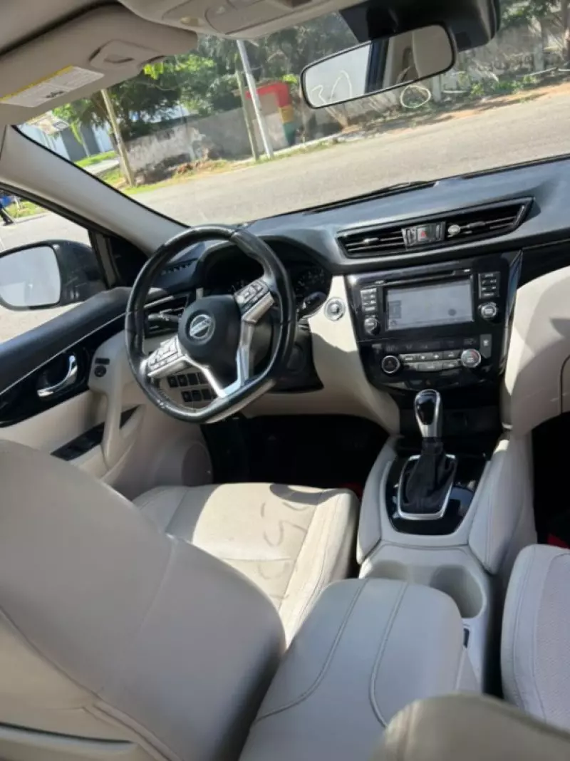 Nissan Rogue   - 2022