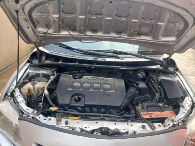 Toyota Corolla   - 2010