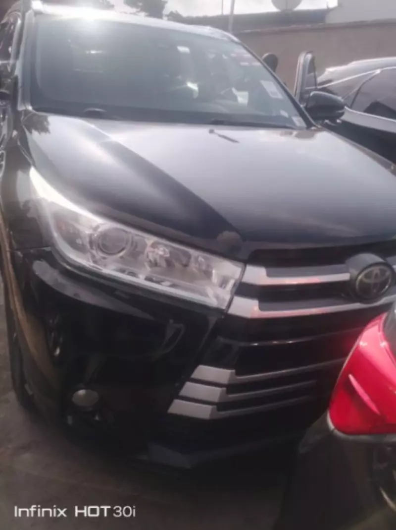 Toyota Highlander   - 2017