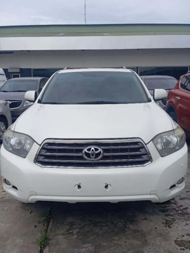 Toyota Highlander   - 2013