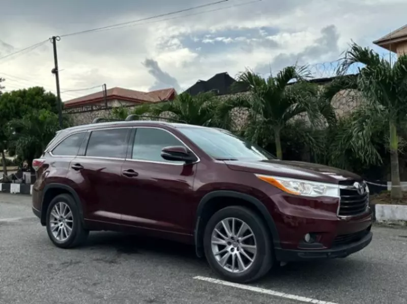 TOYOTA Highlander   - 2016