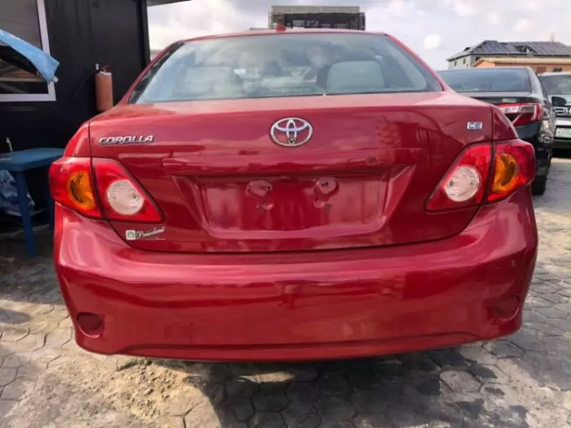 TOYOTA Corolla   - 2010