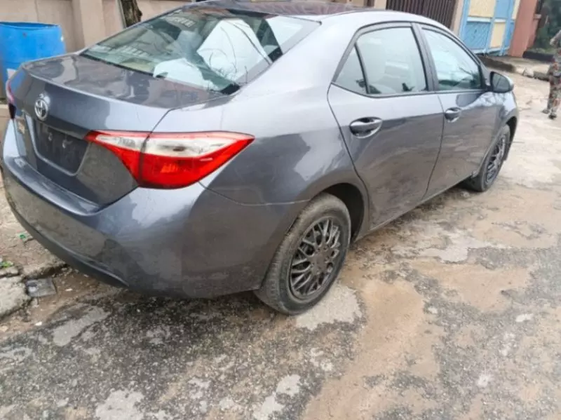 TOYOTA Corolla - 2015