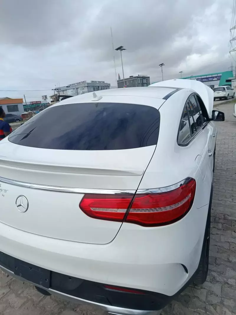 Mercedes-Benz GLE-Class   - 2016