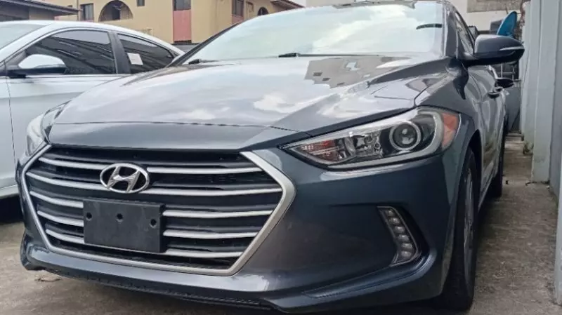 Hyundai Elantra   - 2018