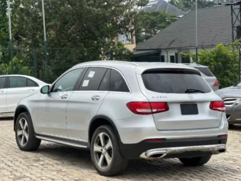 Mercedes-Benz GLC 300 - 2016