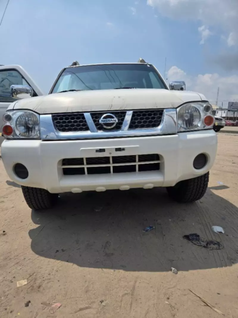 Nissan NP 300   - 2020