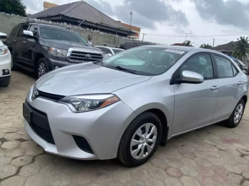 Toyota Corolla   - 2016