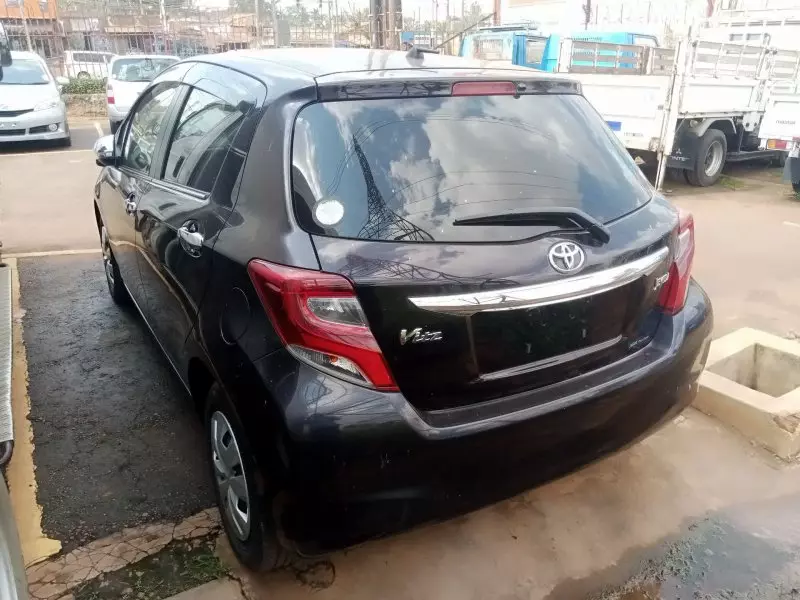 Toyota Vitz   - 2016