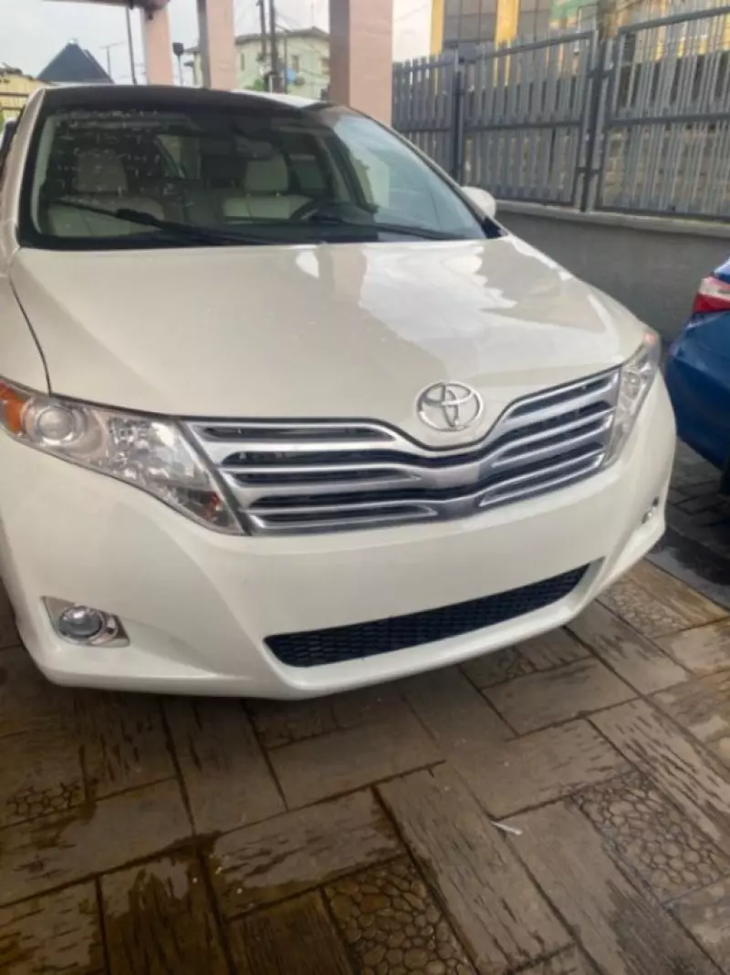 Toyota Venza   - 2012