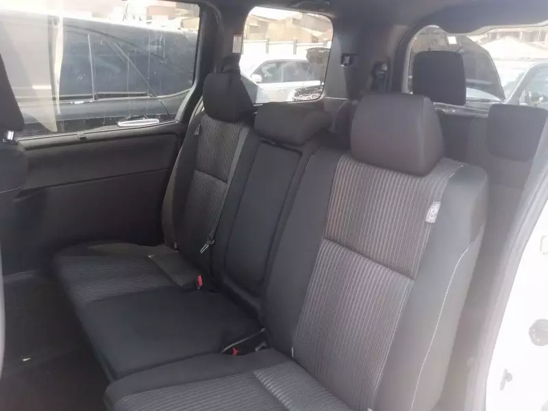 Toyota Noah - 2017