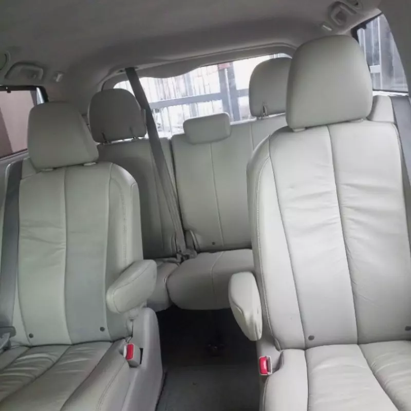 Toyota Sienna   - 2011
