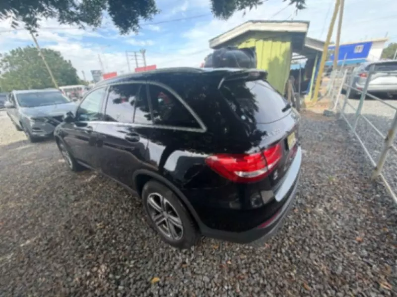 Mercedes-Benz GLC 300   - 2017