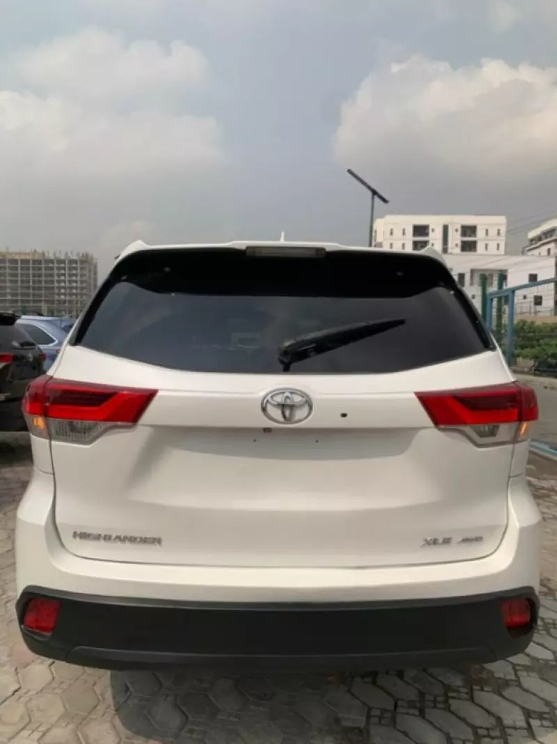 TOYOTA Highlander   - 2015