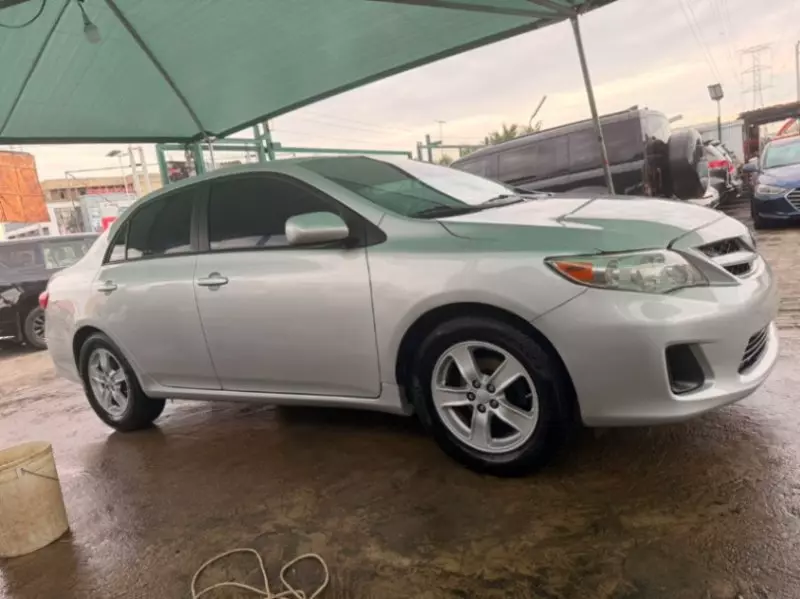 Toyota Corolla   - 2012