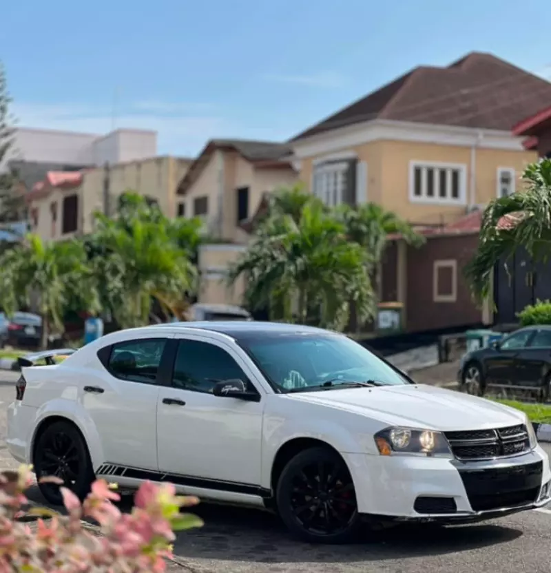 Dodge Avenger   - 2013