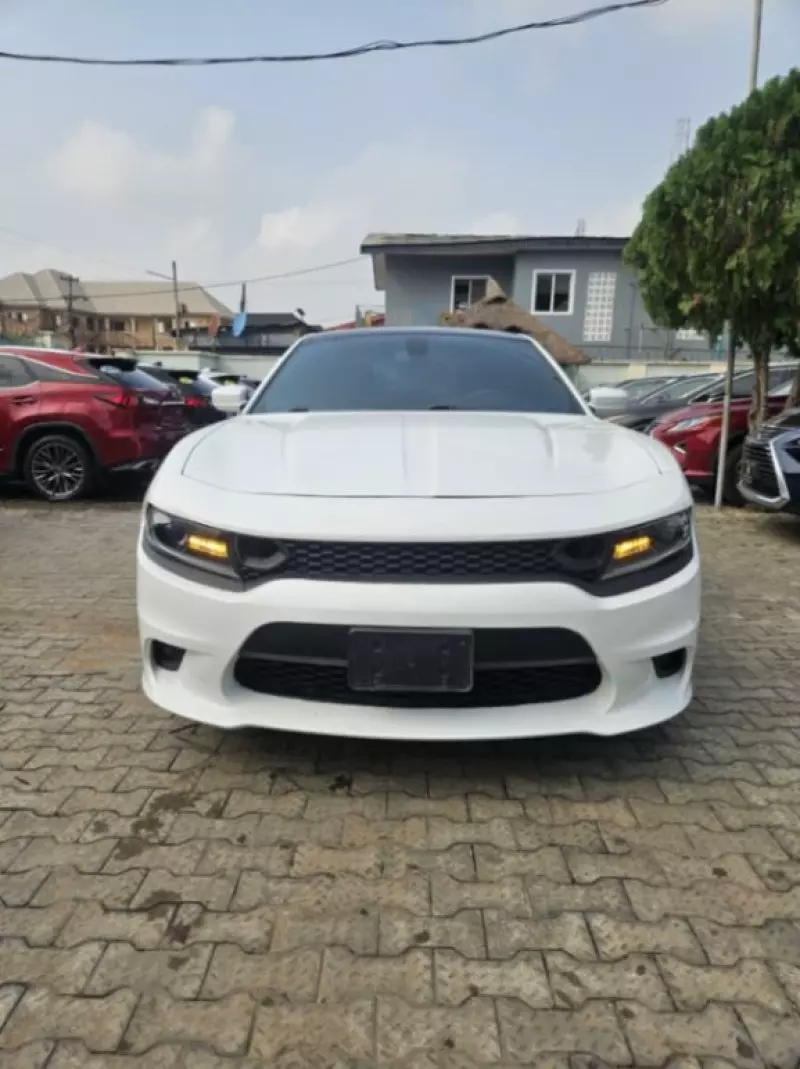 Dodge Charger   - 2017