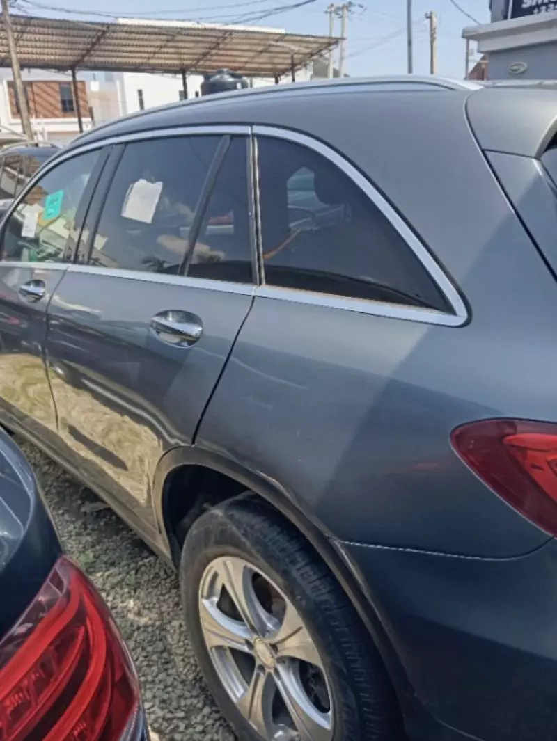 Mercedes-Benz GLC 300 - 2016
