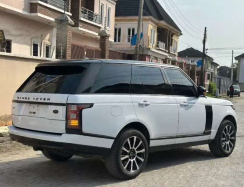 RANGE ROVER Bespoke    - 2020