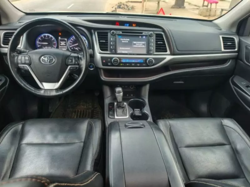 Toyota Highlander   - 2017