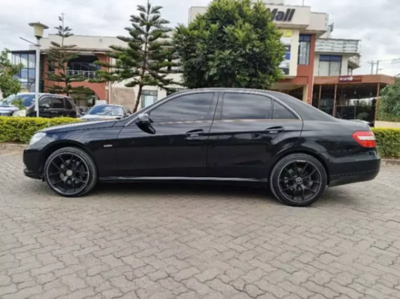 Mercedes-Benz E 250   - 2011