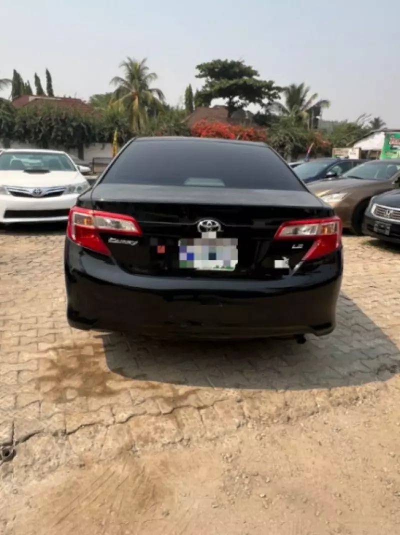 Toyota Camry   - 2013