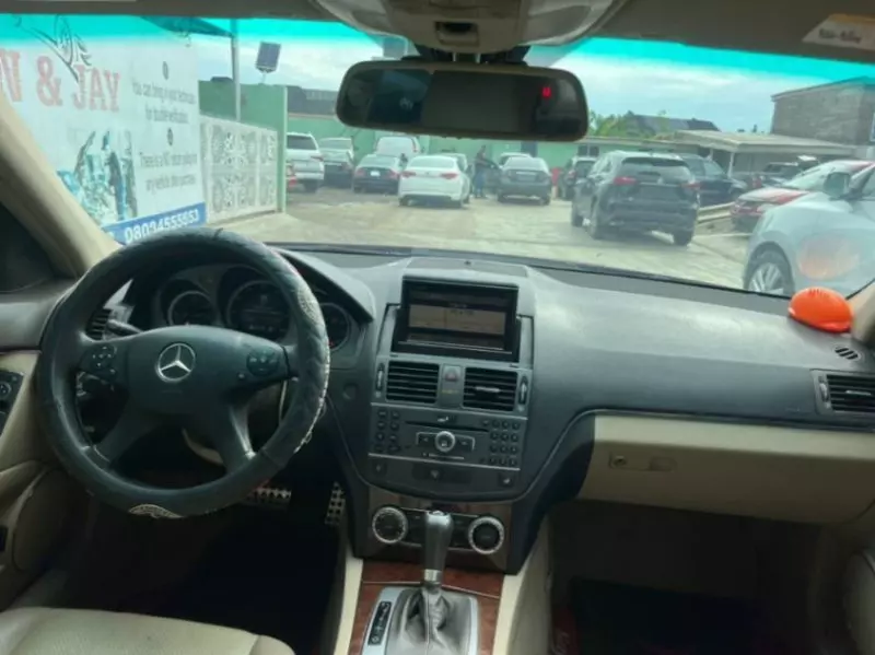 Mercedes-Benz C 300   - 2011