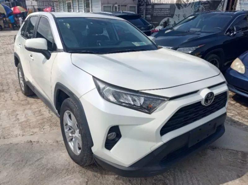 Toyota RAV 4   - 2021