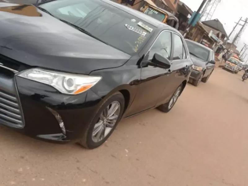 TOYOTA Camry - 2016