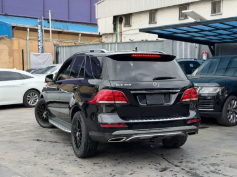 Mercedes-Benz GLE-Class   - 2017