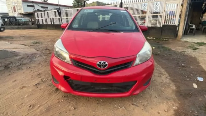 Toyota Yaris   - 2012