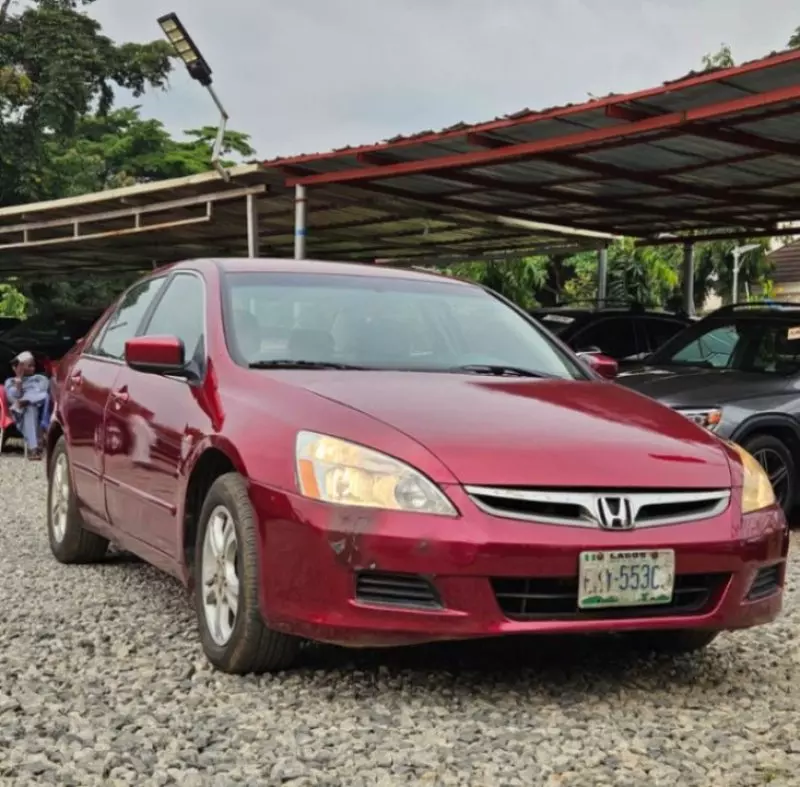 Honda Accord   - 2006