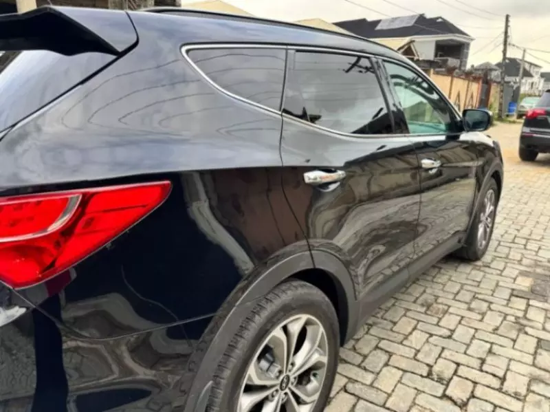 Hyundai Santa Fe   - 2014