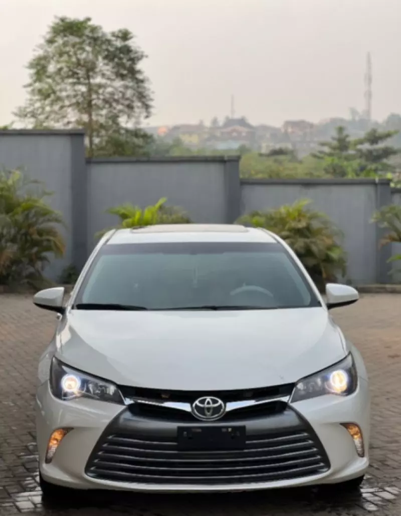 TOYOTA Camry - 2015