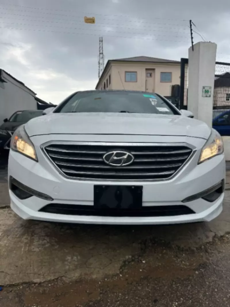 Hyundai Sonata   - 2015