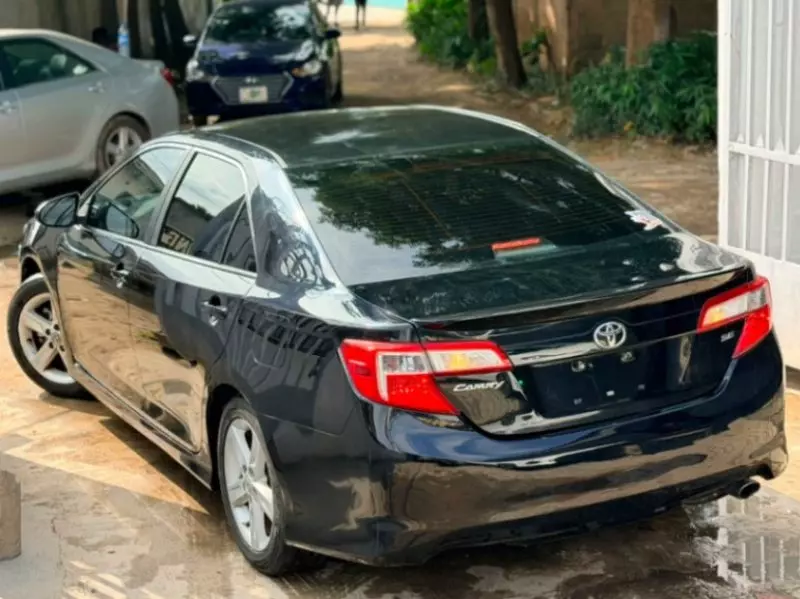 TOYOTA Camry   - 2012