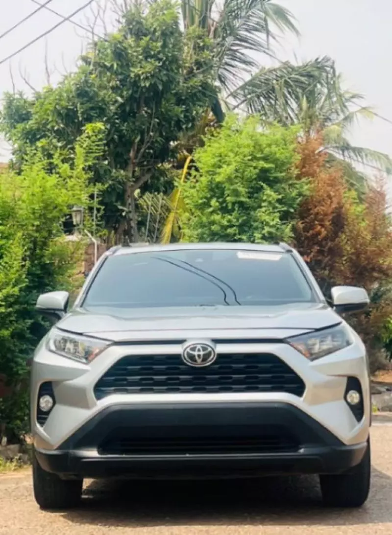 Toyota RAV 4   - 2021