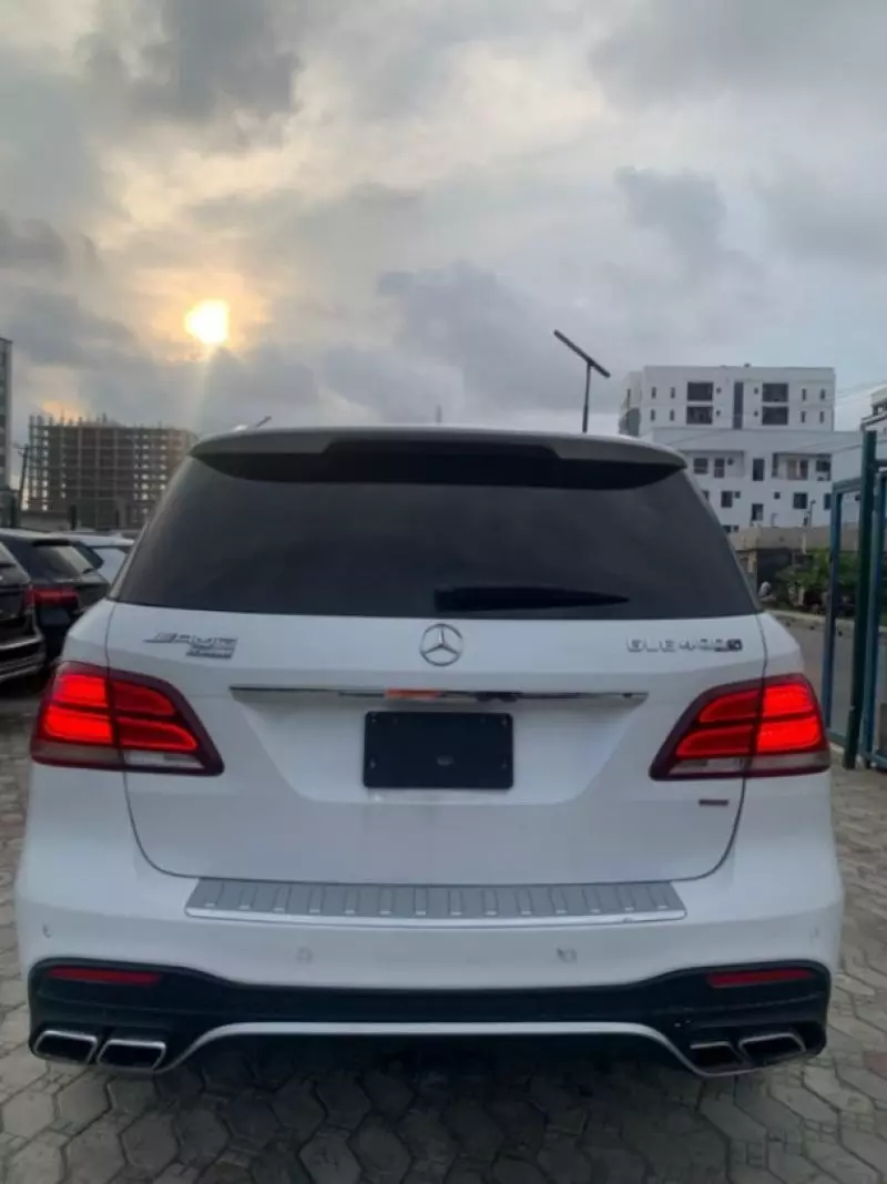 Mercedes-Benz GLE 400   - 2016