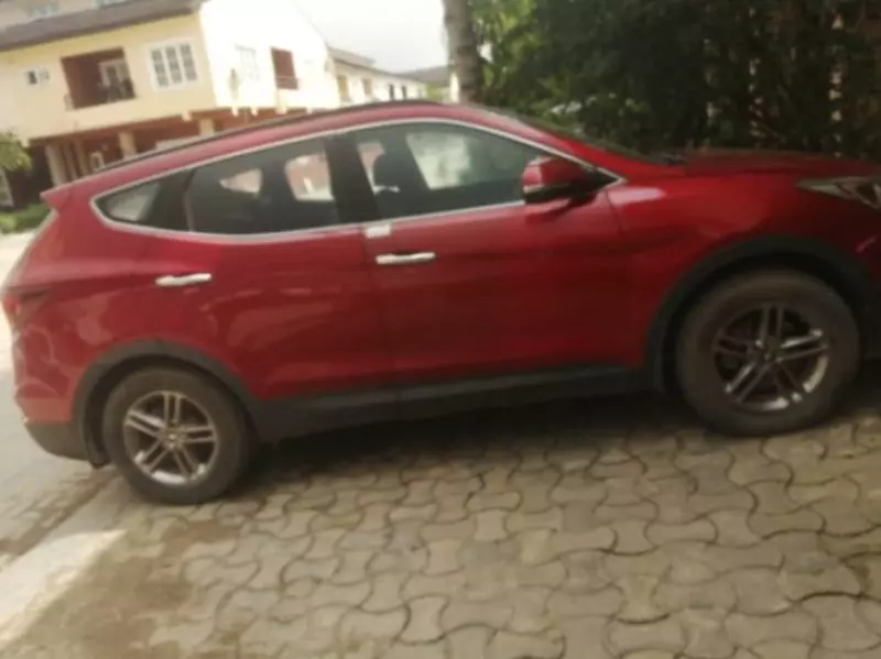 Hyundai Santa Fe   - 2014
