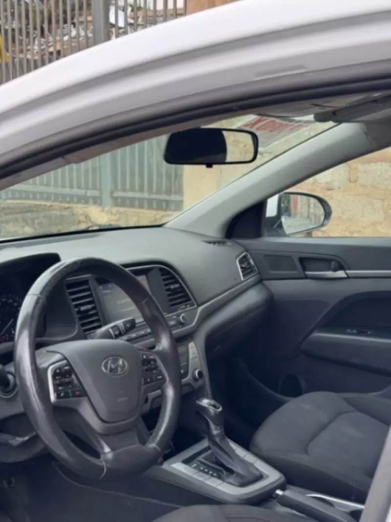 Hyundai Elantra   - 2018