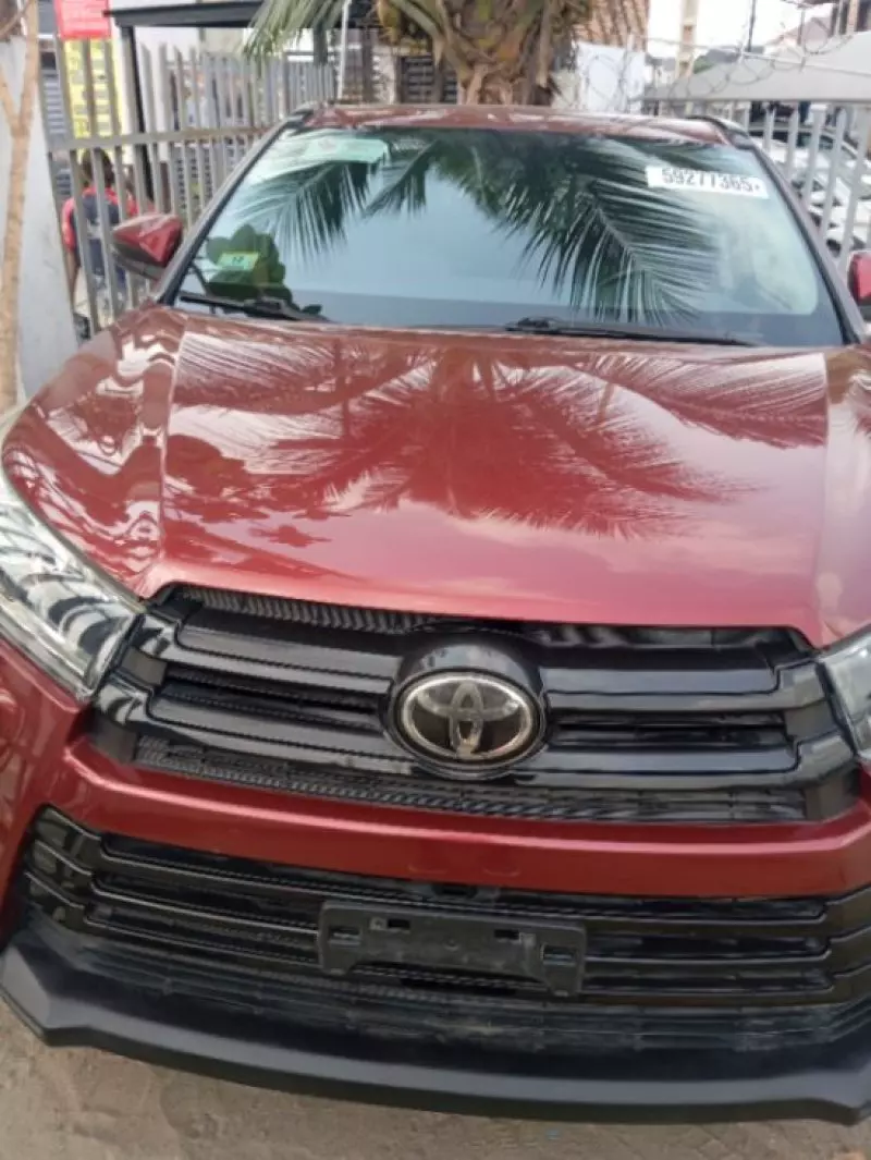 Toyota Highlander   - 2017
