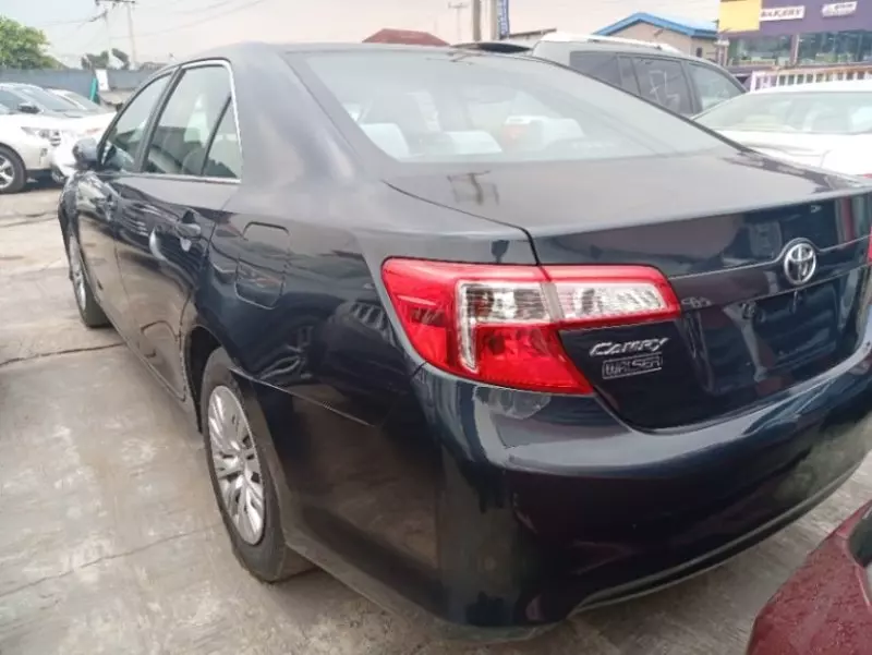 Toyota Camry   - 2012
