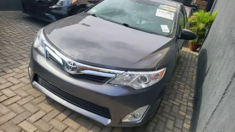 Toyota Camry   - 2012