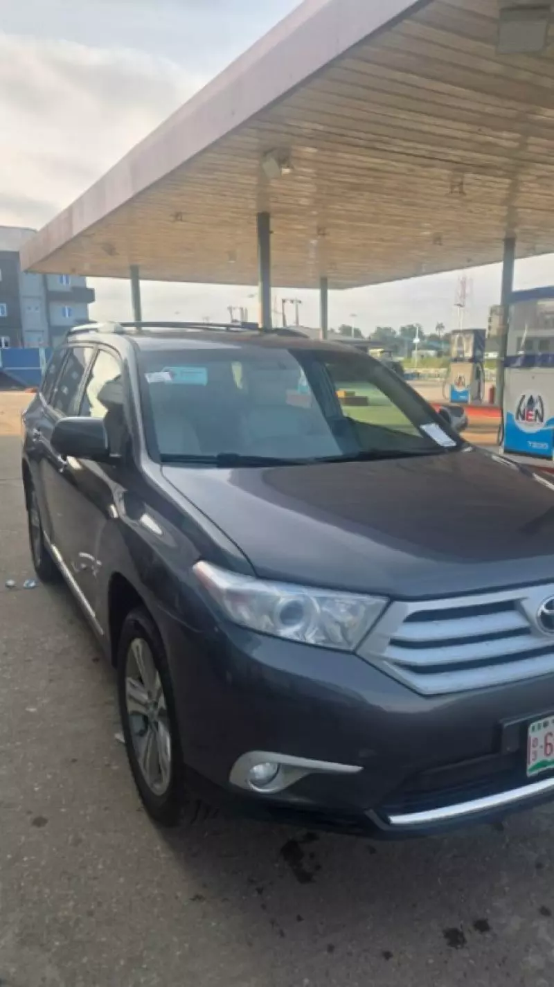 TOYOTA Highlander   - 2013