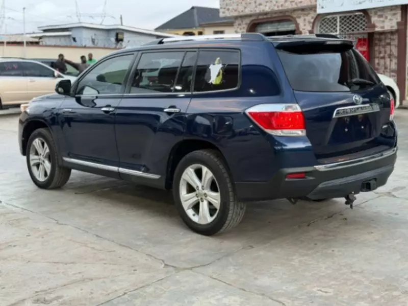 TOYOTA Highlander   - 2013