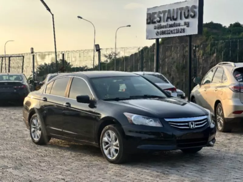 Honda Accord   - 2012