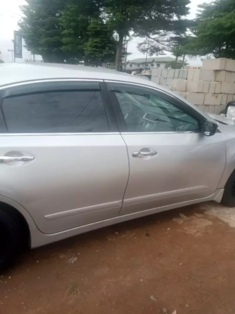 Nissan Altima   - 2015