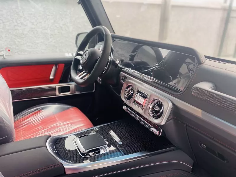 Mercedes-Benz G 63 AMG   - 2025
