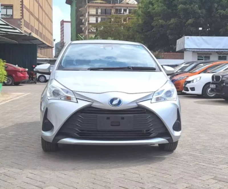 Toyota Vitz   - 2018