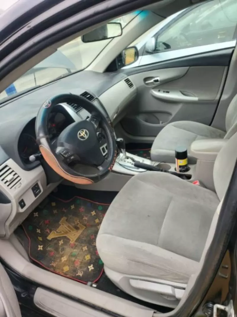 Toyota Corolla   - 2012
